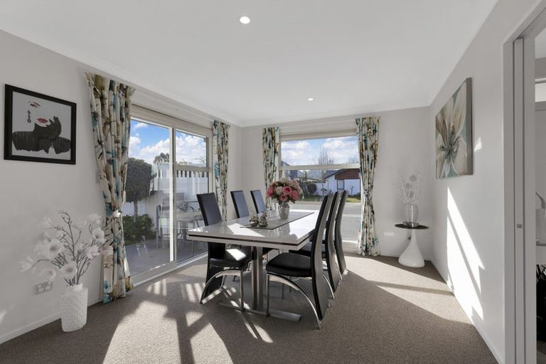 Photo of property in 12 Lewis Close, Rangiora, 7400