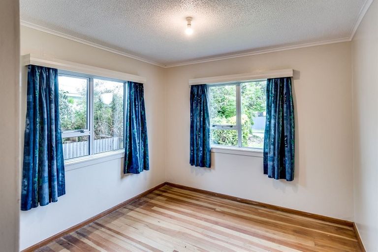 Photo of property in 27 Shackleton Street, Maraenui, Napier, 4110