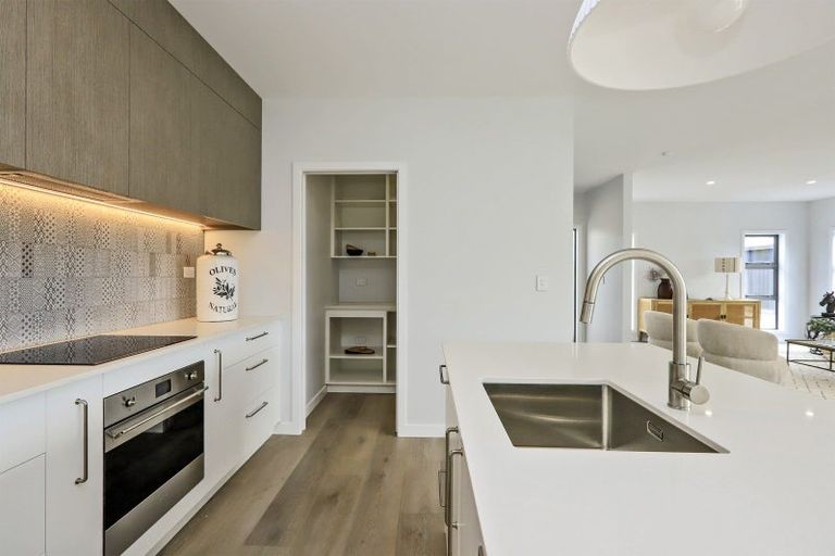 Photo of property in 9 Cassin Place, Taradale, Napier, 4112