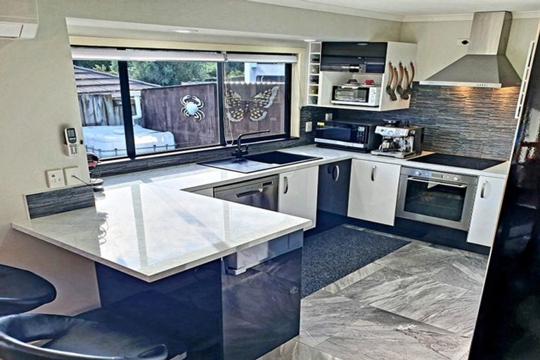 Photo of property in 21 Hawk Place, Welcome Bay, Tauranga, 3112