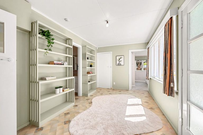 Photo of property in 7 Totara Crescent, Woburn, Lower Hutt, 5010