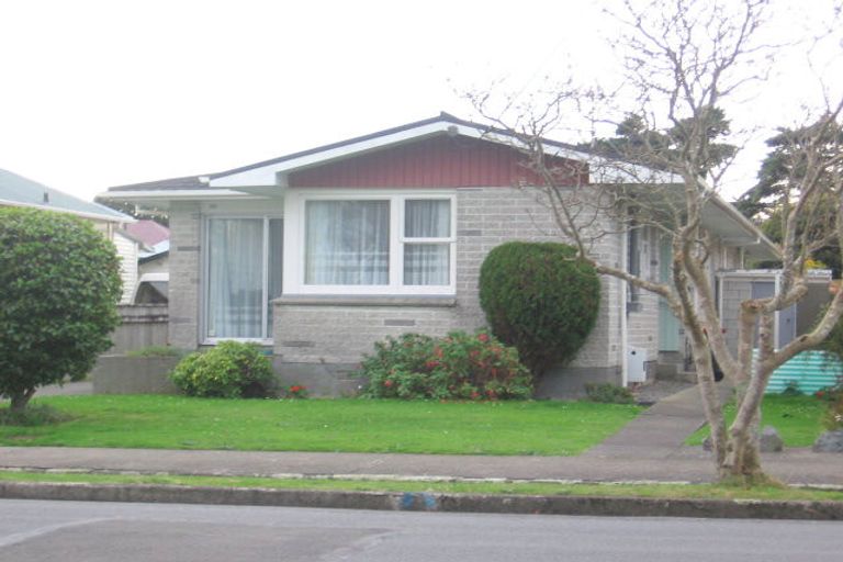 Photo of property in 25 Porutu Street, Fairfield, Lower Hutt, 5011