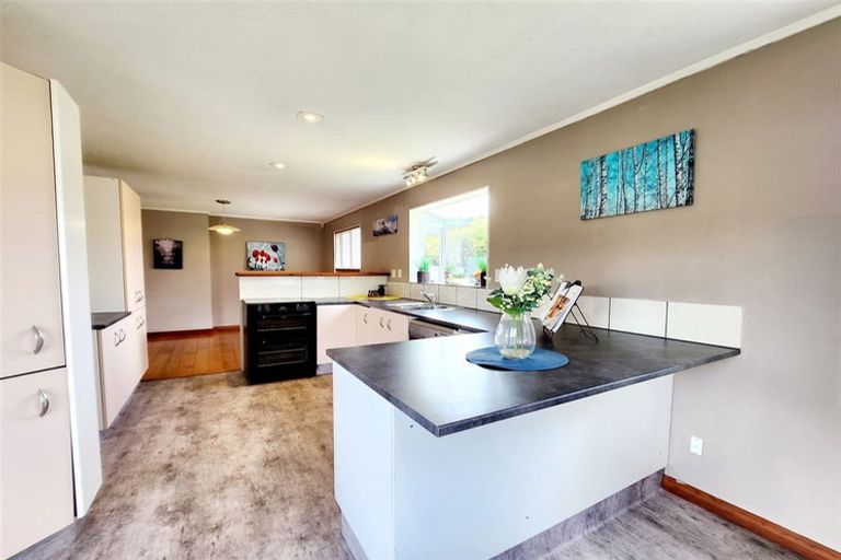 Photo of property in 26 Glen Road, Stokes Valley, Lower Hutt, 5019