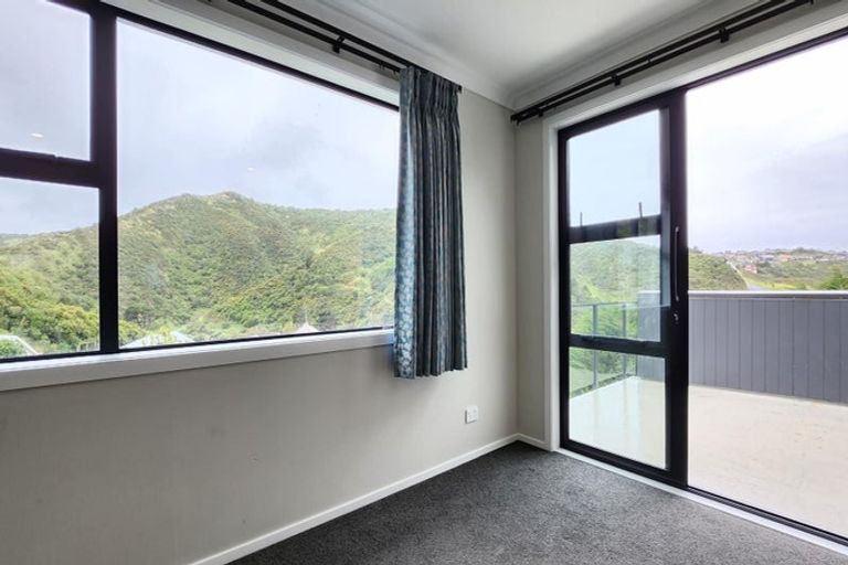 Photo of property in 27 Rarangi Way, Owhiro Bay, Wellington, 6023