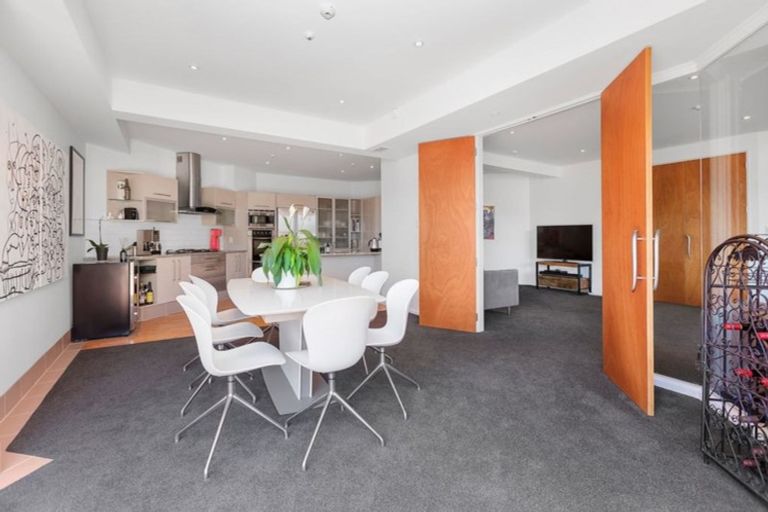 Photo of property in 24a Grafton Road, Roseneath, Wellington, 6011