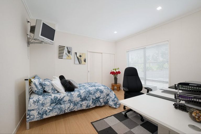 Photo of property in 7 Burgundy Park Avenue, Henderson, Auckland, 0612