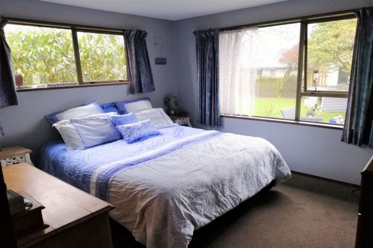 Photo of property in 26 Te Maru Place, Redwood, Christchurch, 8051