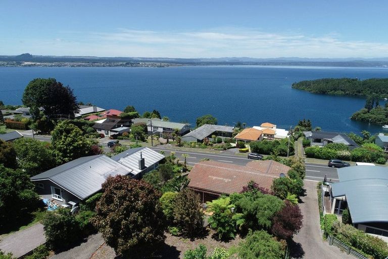 Photo of property in 48 Wakeman Road, Acacia Bay, Taupo, 3330