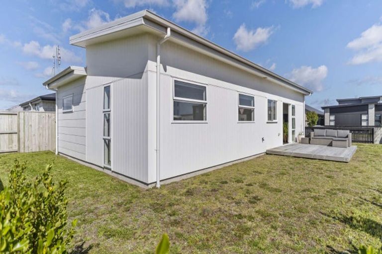 Photo of property in 11 Union Drive, Papamoa, 3118