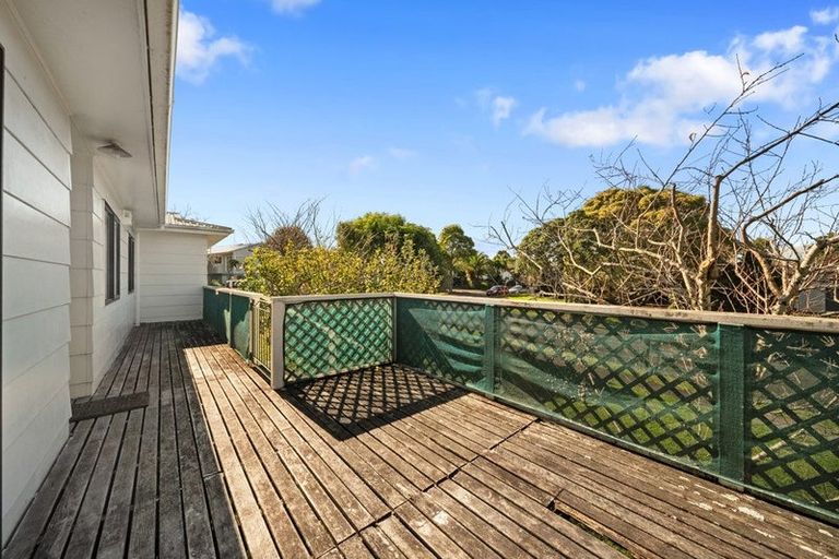 Photo of property in 1 Dalmahoy Place, Wattle Downs, Auckland, 2103
