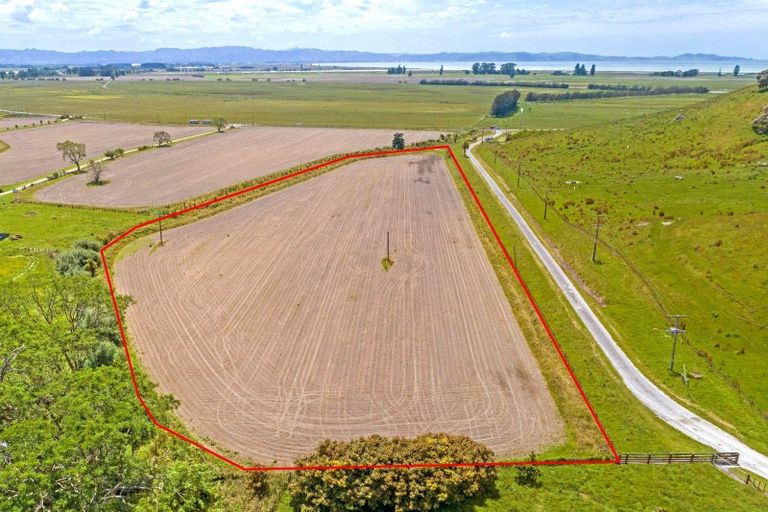 Photo of property in 1266 Wharerata Road, Muriwai, Gisborne, 4072