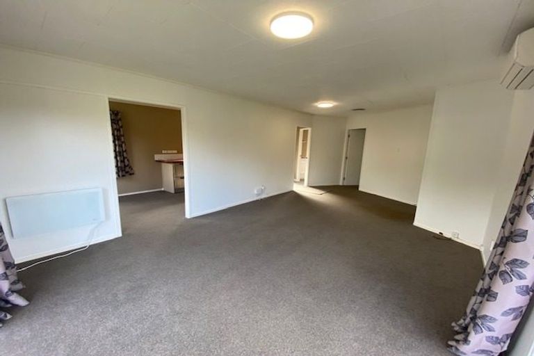 Photo of property in 15 Cottam Grove, Northcross, Auckland, 0632