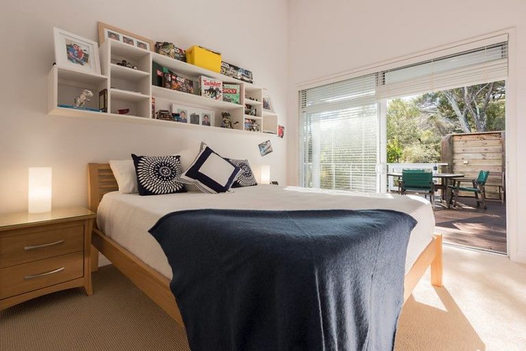 Photo of property in 71 Wellington Street, Russell, 0202