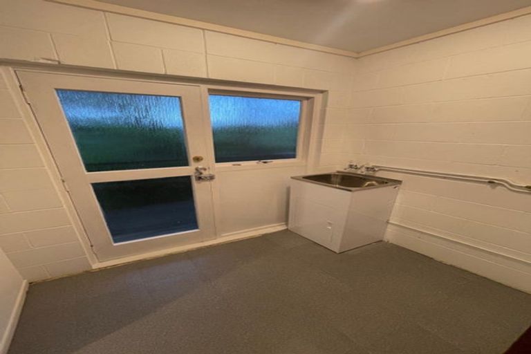 Photo of property in 24 Noeleen Street, Glenfield, Auckland, 0629