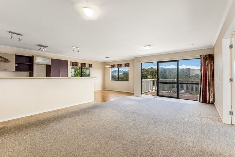 Photo of property in 92 Navigation Drive, Whitby, Porirua, 5024