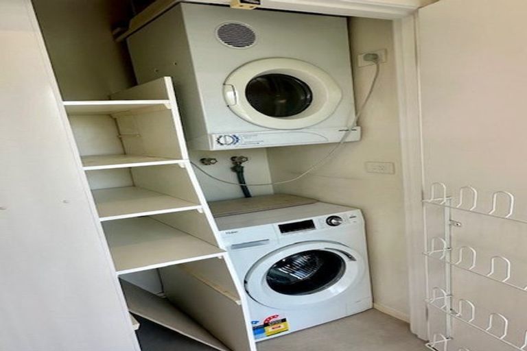 Photo of property in 6/133 Shakespeare Road, Milford, Auckland, 0620