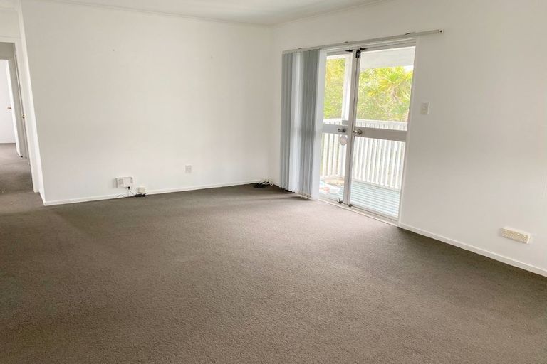 Photo of property in 129 Aviemore Drive, Highland Park, Auckland, 2010