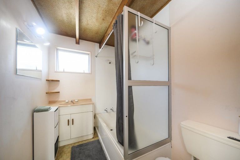 Photo of property in 3 Dampier Avenue, Awapuni, Palmerston North, 4412