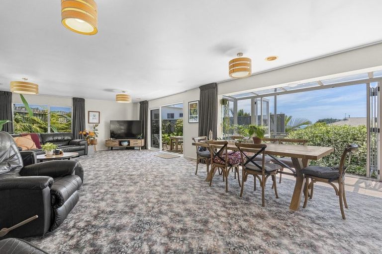 Photo of property in 8 Chatswood Grove, Fitzroy, New Plymouth, 4312