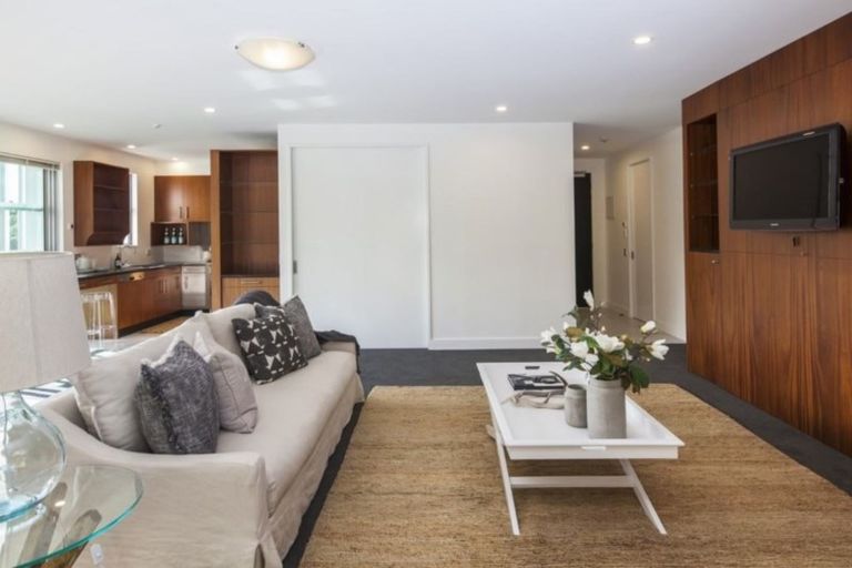 Photo of property in Braemar Apartments, 2/2 Cranmer Square, Christchurch Central, Christchurch, 8013