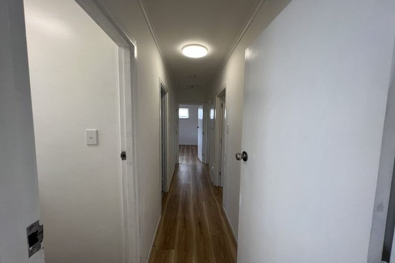 Photo of property in 11 Autumn Avenue, Glen Eden, Auckland, 0602