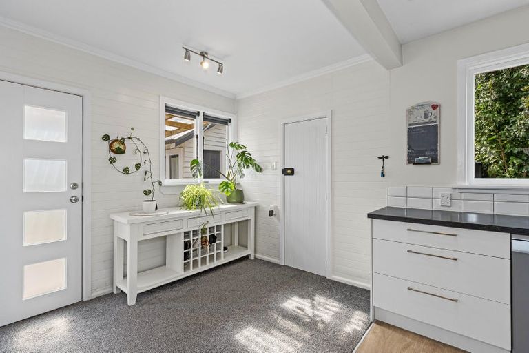 Photo of property in 215 Breezes Road, Aranui, Christchurch, 8061