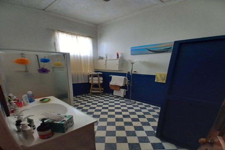 Photo of property in 14 Bridge Street, Tuatapere, 9620