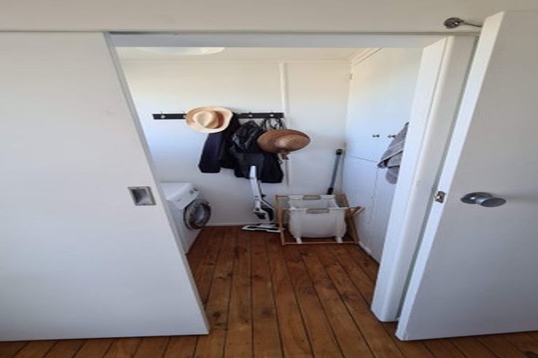 Photo of property in 1/23 William Souter Street, Forrest Hill, Auckland, 0620