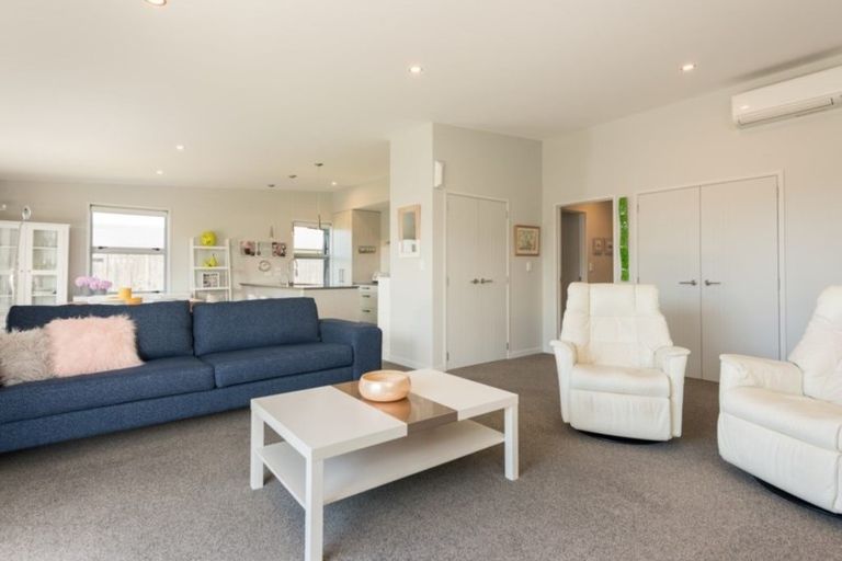 Photo of property in 5 Coutts Street, Papamoa Beach, Papamoa, 3118