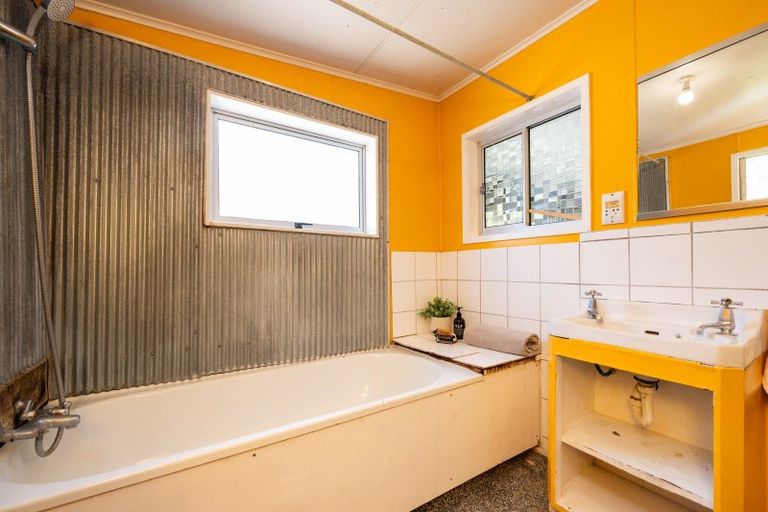 Photo of property in 233 Clifton Road, Te Awanga, 4102