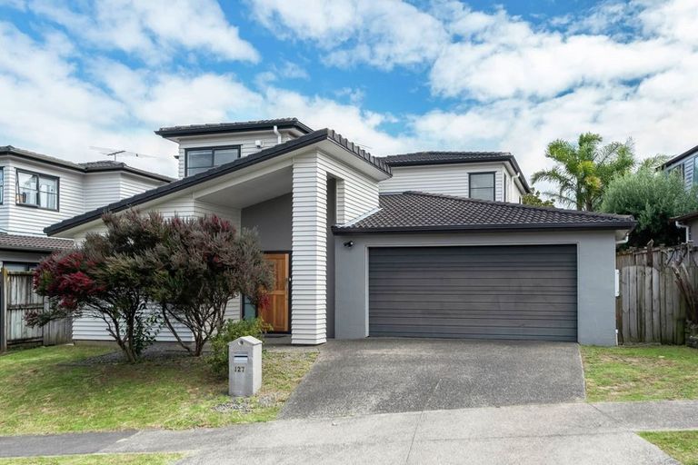 Photo of property in 127 Cyril French Drive, Flat Bush, Auckland, 2016