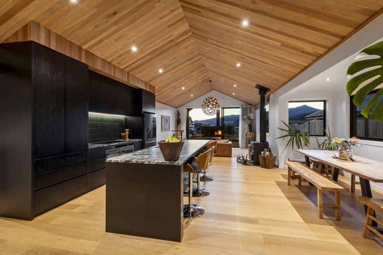 Photo of property in 67 Spur Ridge Rise, Jacks Point, 9371