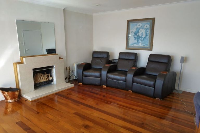 Photo of property in 19a Otakau Road, Milford, Auckland, 0620