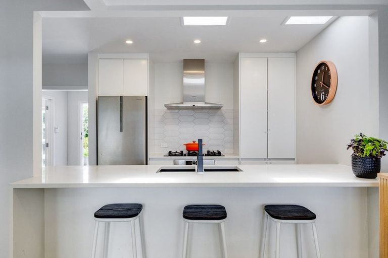 Photo of property in 95 Royal Road, Massey, Auckland, 0614