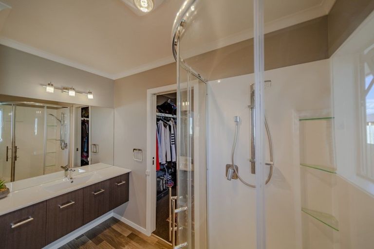 Photo of property in 18 Belgrove Place, Waipukurau, 4200