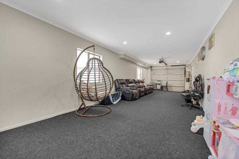 Photo of property in 13 Bushpark Place, Flat Bush, Auckland, 2016