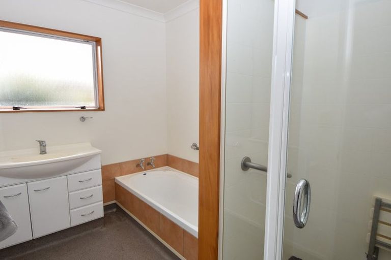 Photo of property in 72 Pembroke Street, Carterton, 5713