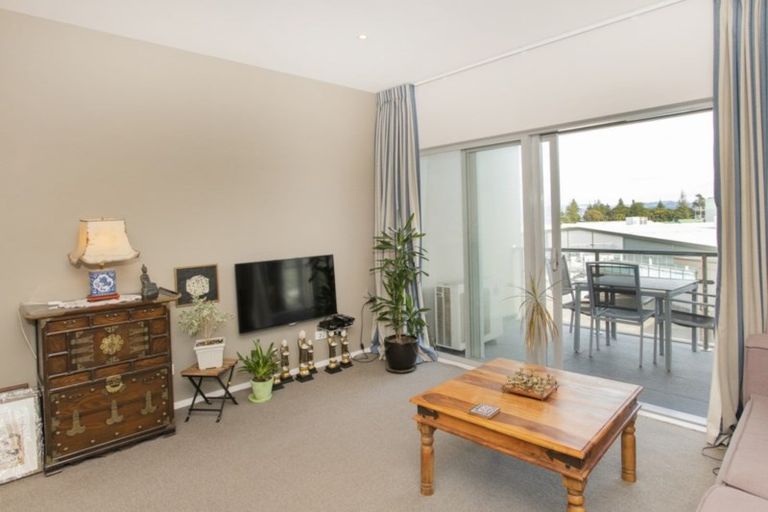 Photo of property in Marina View Apartments, 302/4 Reads Quay, Gisborne, 4010