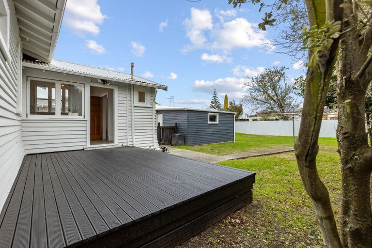 Photo of property in 36 Kingswood Street, Takaro, Palmerston North, 4412