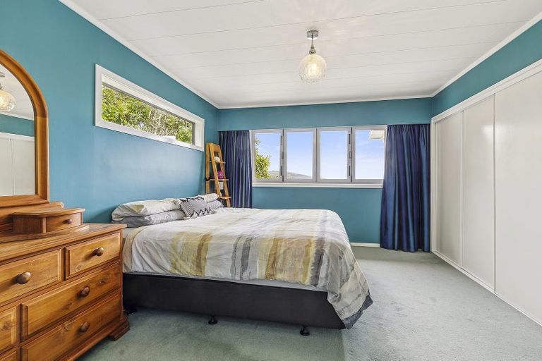 Photo of property in 3a Roys Road, Plimmerton, Porirua, 5026