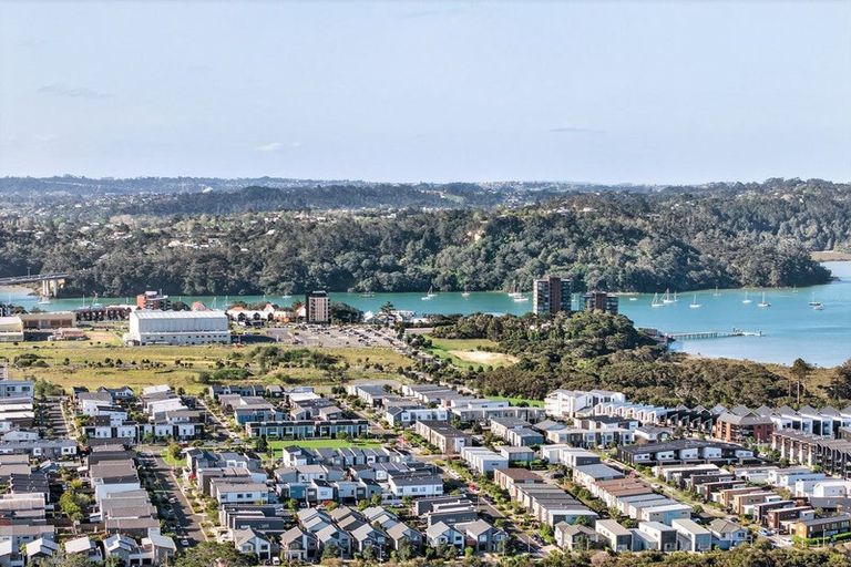Photo of property in 9 Coast Garden Drive, Hobsonville, Auckland, 0616