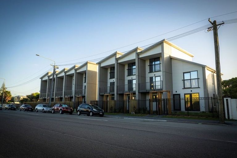 Photo of property in 4/180 Marine Parade, New Brighton, Christchurch, 8083