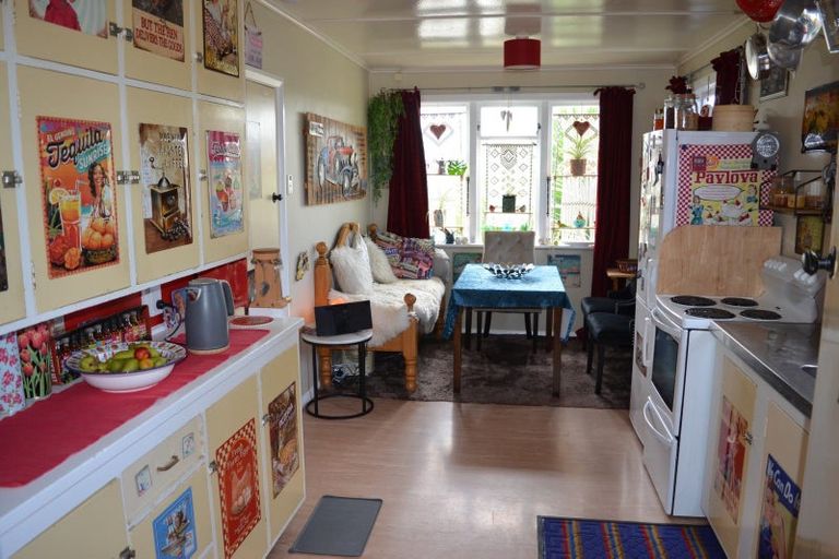 Photo of property in 14 Charles Street, Takapau, 4203