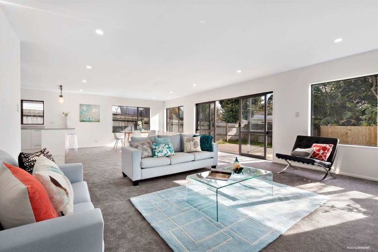 Photo of property in 18b Riverpark Crescent, Henderson, Auckland, 0610