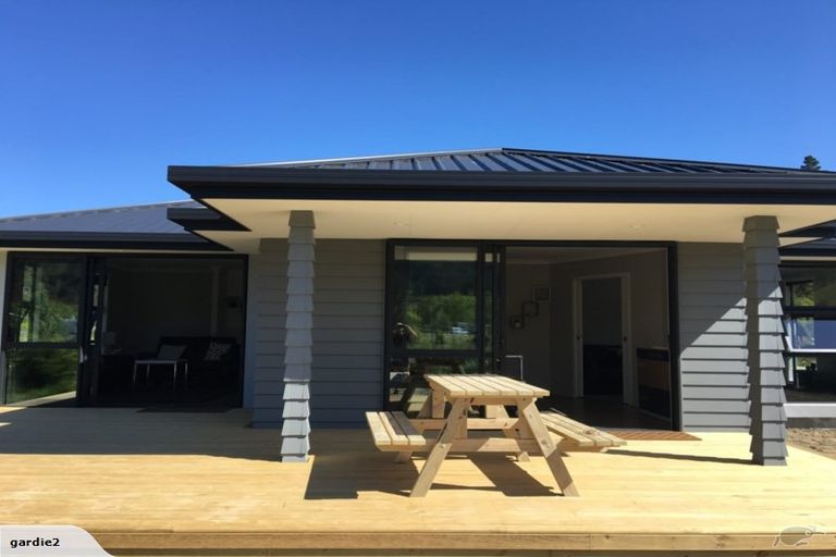 Photo of property in 2 Kahu Close, Kaiteriteri, Motueka, 7197