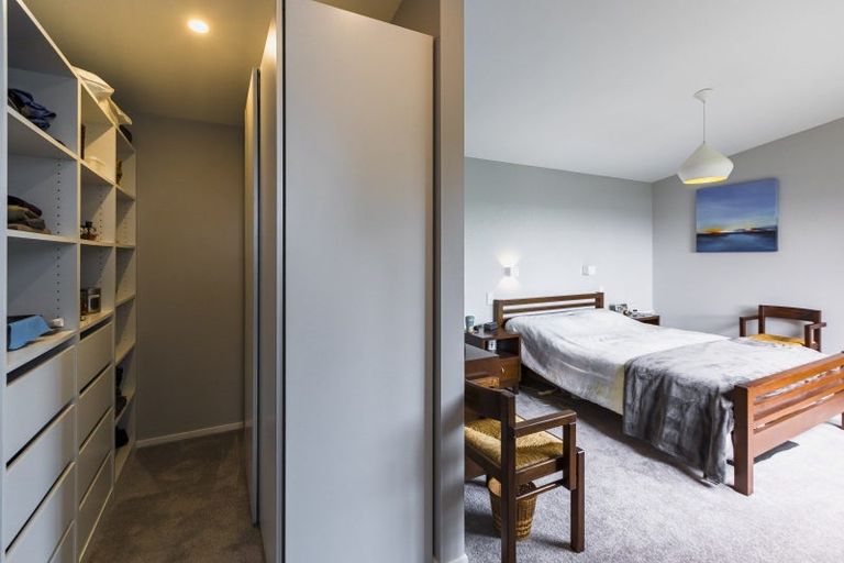 Photo of property in 12 Cobden Crescent, Bluff Hill, Napier, 4110