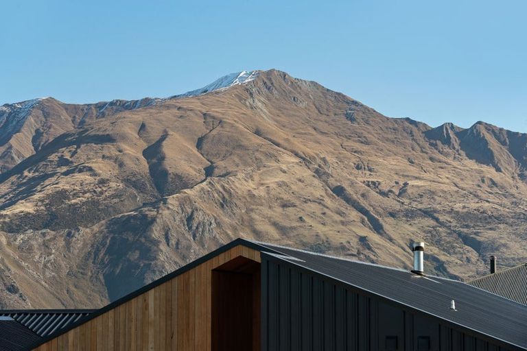 Photo of property in 45 Clearview Street, Wanaka, 9305