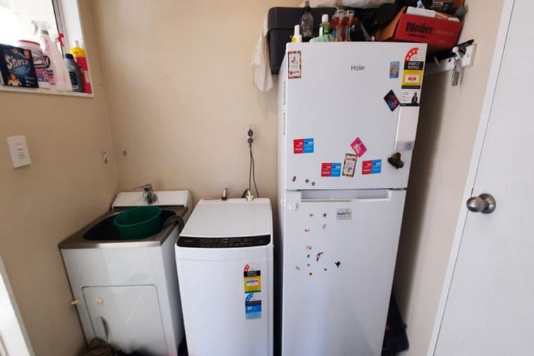 Photo of property in 16 Halsey Street, Clinton, 9534