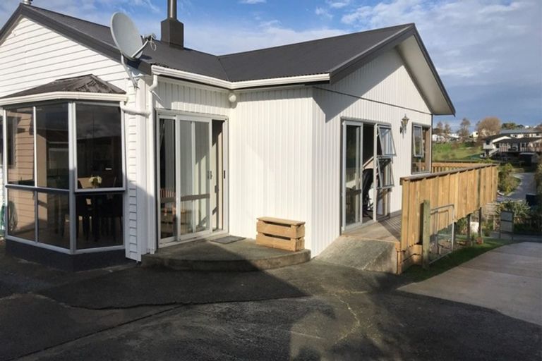 Photo of property in 28 Bickerstaffe Road, Maungaturoto, 0520