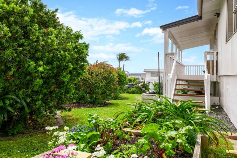 Photo of property in 3 Kauri Crescent, Snells Beach, 0920